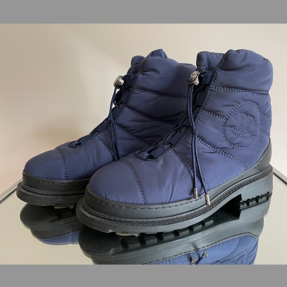 CHANEL Women's Downproof Nylon Waterproof Winter Snow Boots Navy Size 35